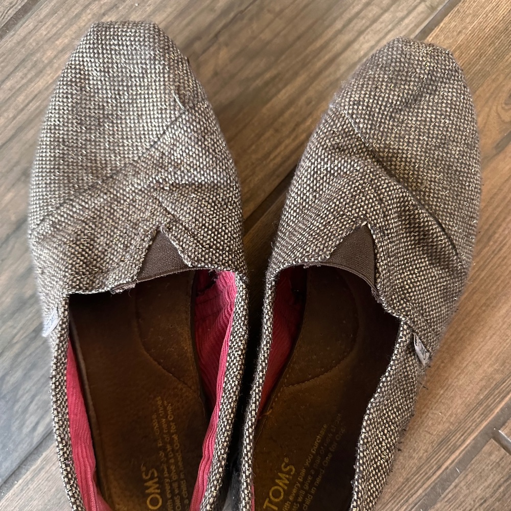 Gold/brown Toms